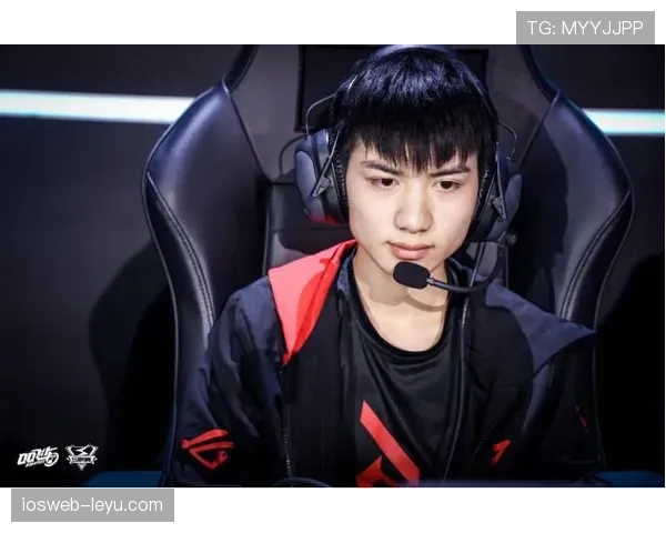 金玟哉宣布回归国家队,全力备战重要赛事期待亮眼表现 金玟哉宣布回归国家队,全力备战重要赛事期待亮眼表现