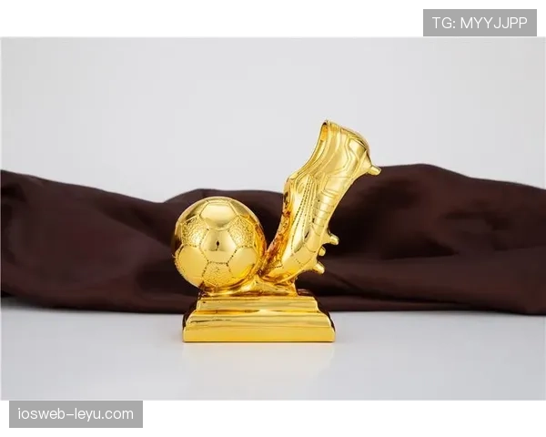 世界杯奖杯闪耀全球,点燃足球梦想与荣耀之光 世界杯奖杯闪耀全球,点燃足球梦想与荣耀之光