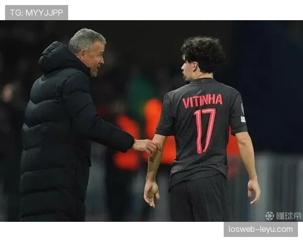 恩里克引领西班牙国家队战术革新,拥抱现代足球新风潮 恩里克引领西班牙国家队战术革新,拥抱现代足球新风潮