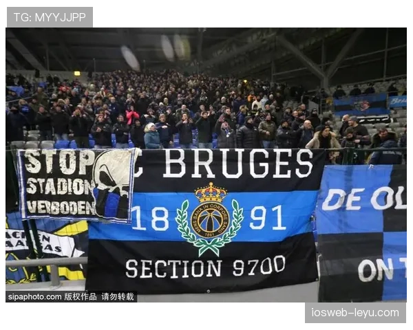 上海申花主场迎战劲敌，八万现场观众热情沸腾展示强大支持力度