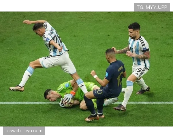 马丁内斯近期扑救表现与关键救险分析