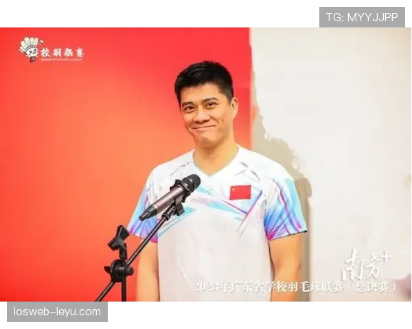 傅海峰退役后住广州豪宅，邻居说他每天五点起床练挥拍