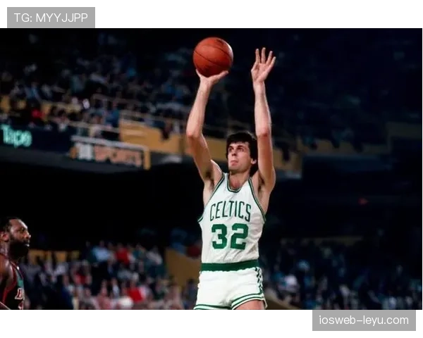 麦克海尔低位单打效率仍领跑同位置，无球掩护改变对手防守布局